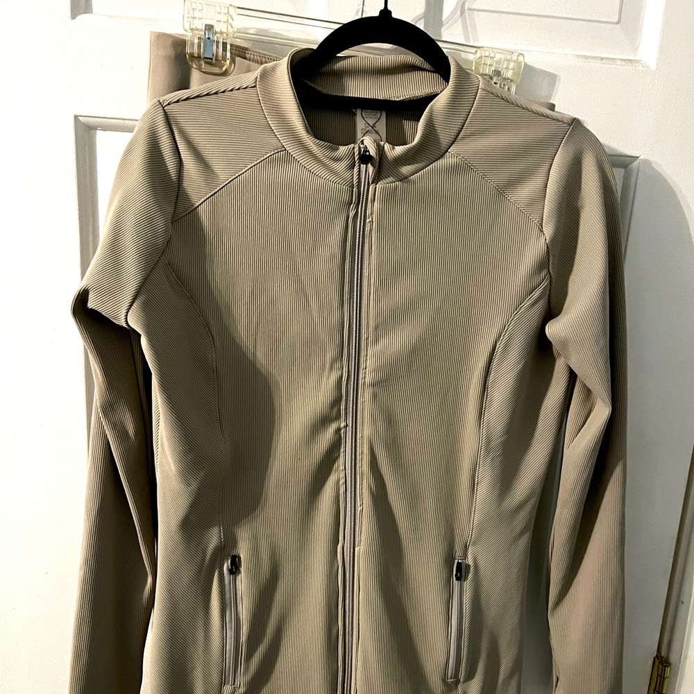 Mama Cinch Boutique Fitness clothing set (Jacket & Leggings)